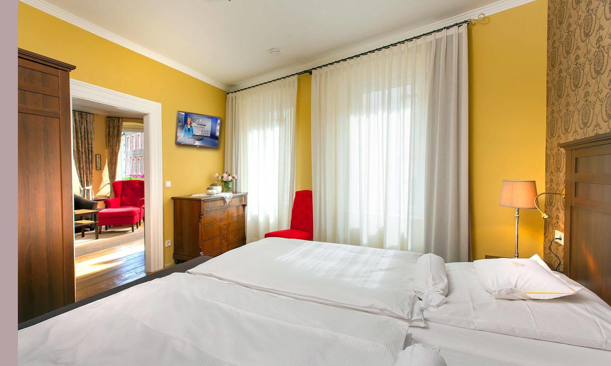 טראבן-טרארבאך Boutique-Hotel Moseltor מראה חיצוני תמונה